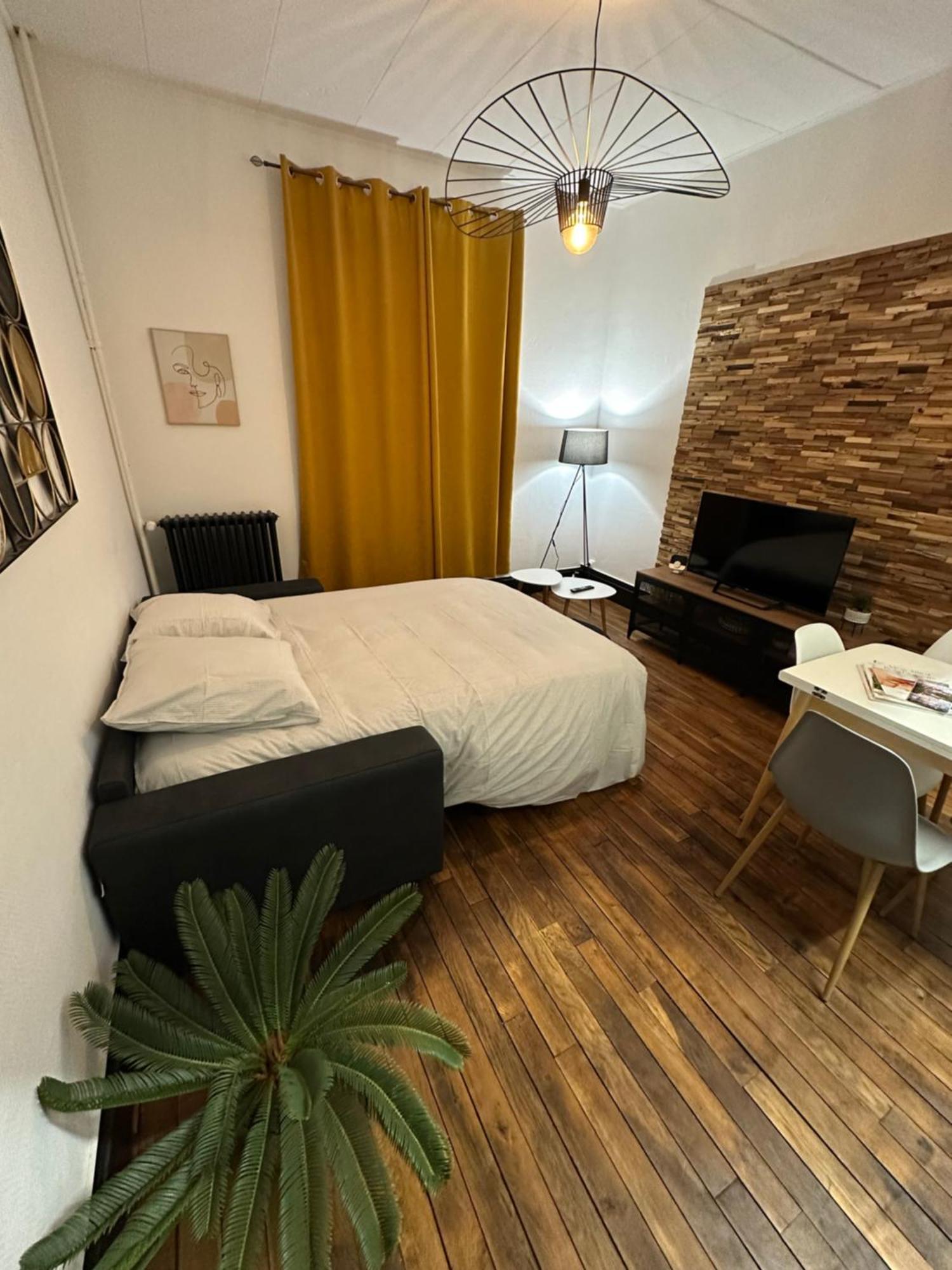 Appartement Emeraude 2 *